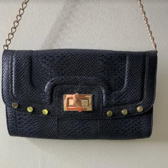 Caché Faux Leather Reptile Textured Large Clutch - Picture 1 of 9